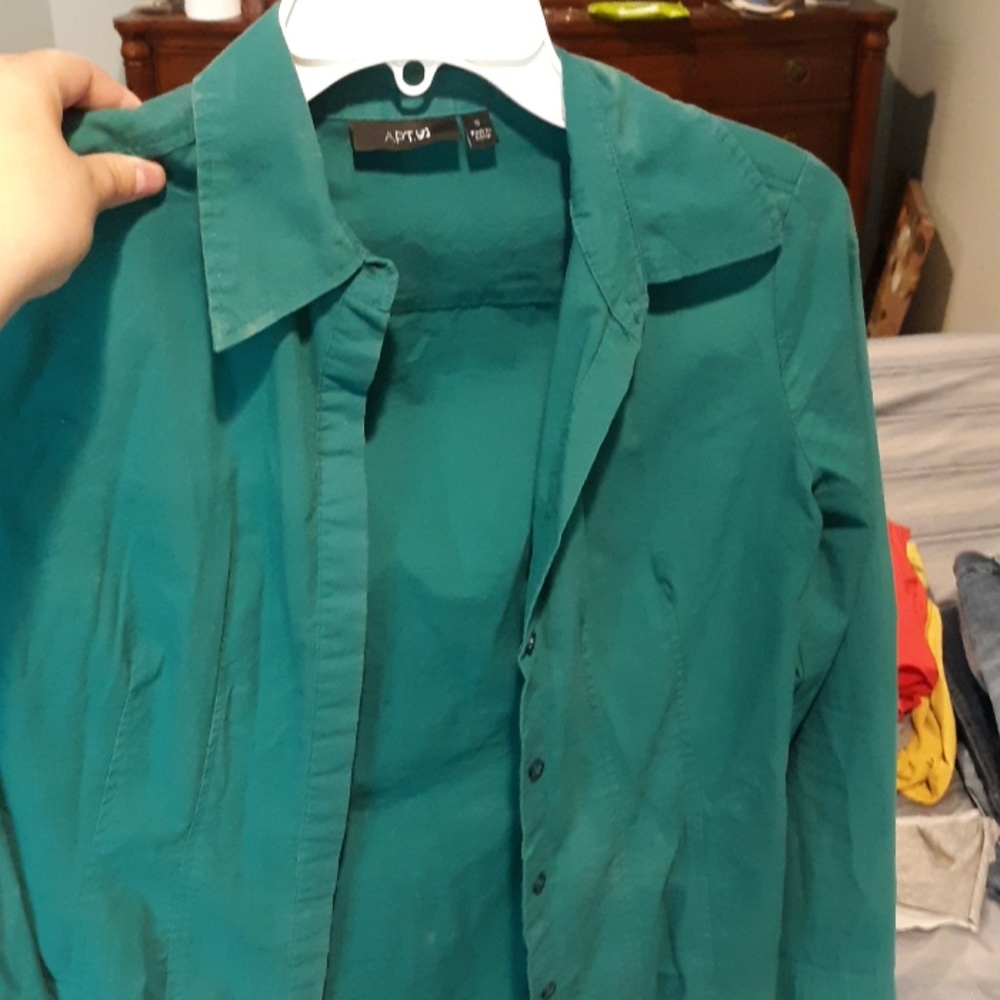 Button down - Picture 2 of 2